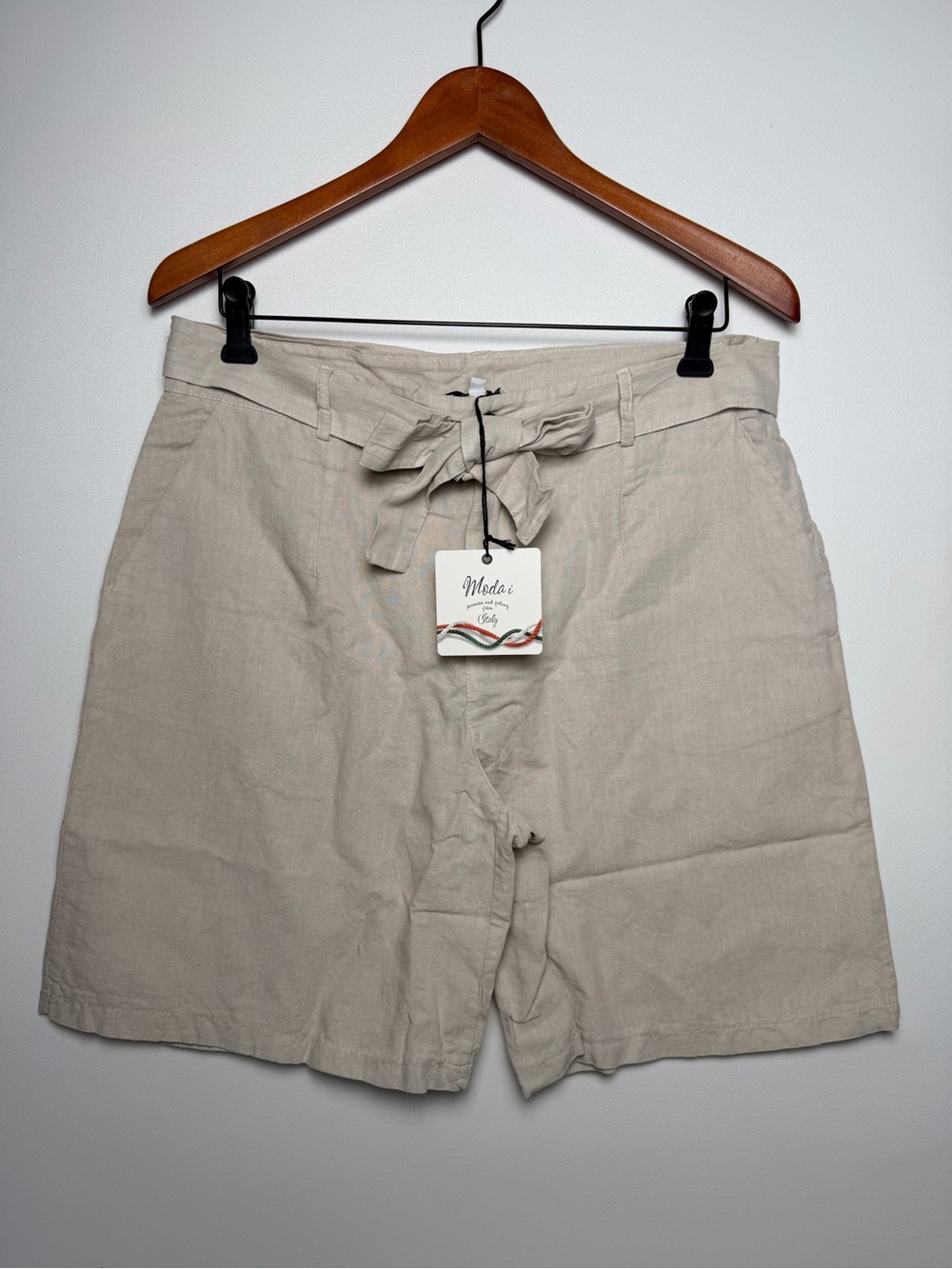 Modai Tan Sand Linen Blend Shorts with belt Women size L Made in Italy Comfy